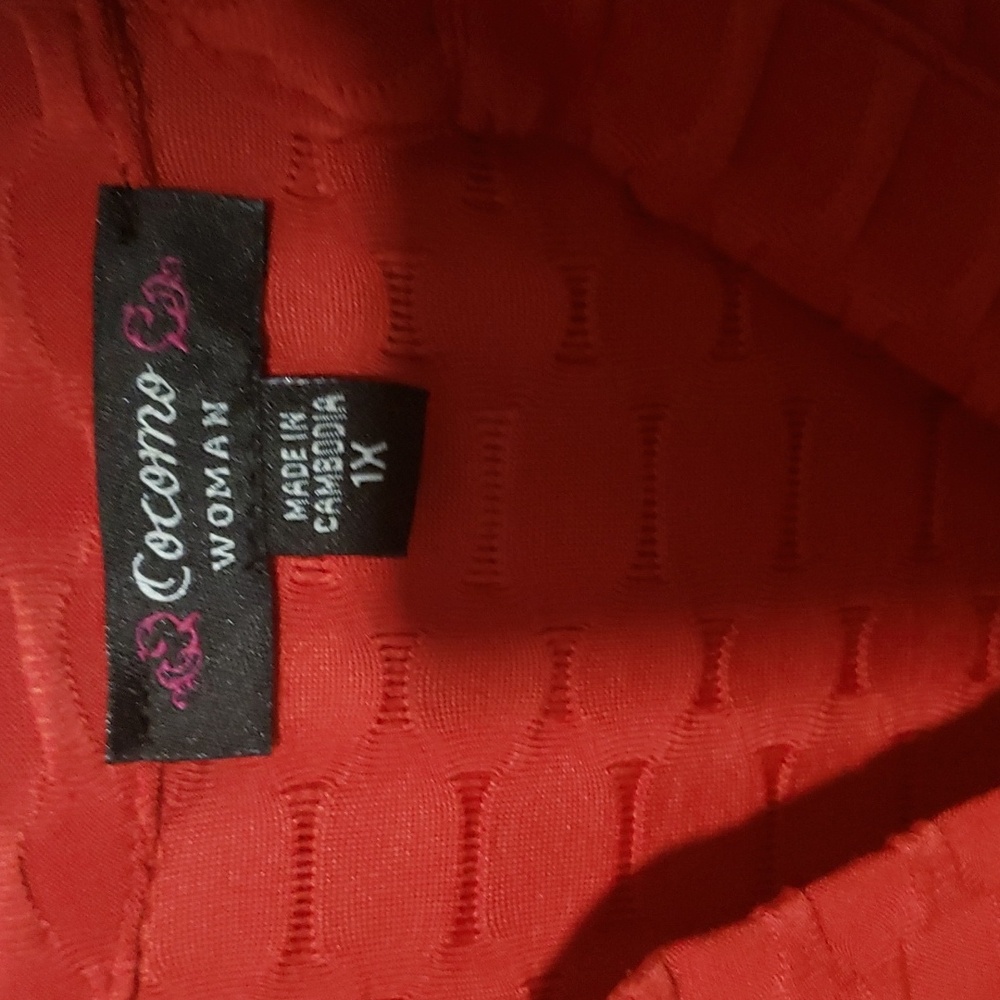 Red blouse - Picture 2 of 4